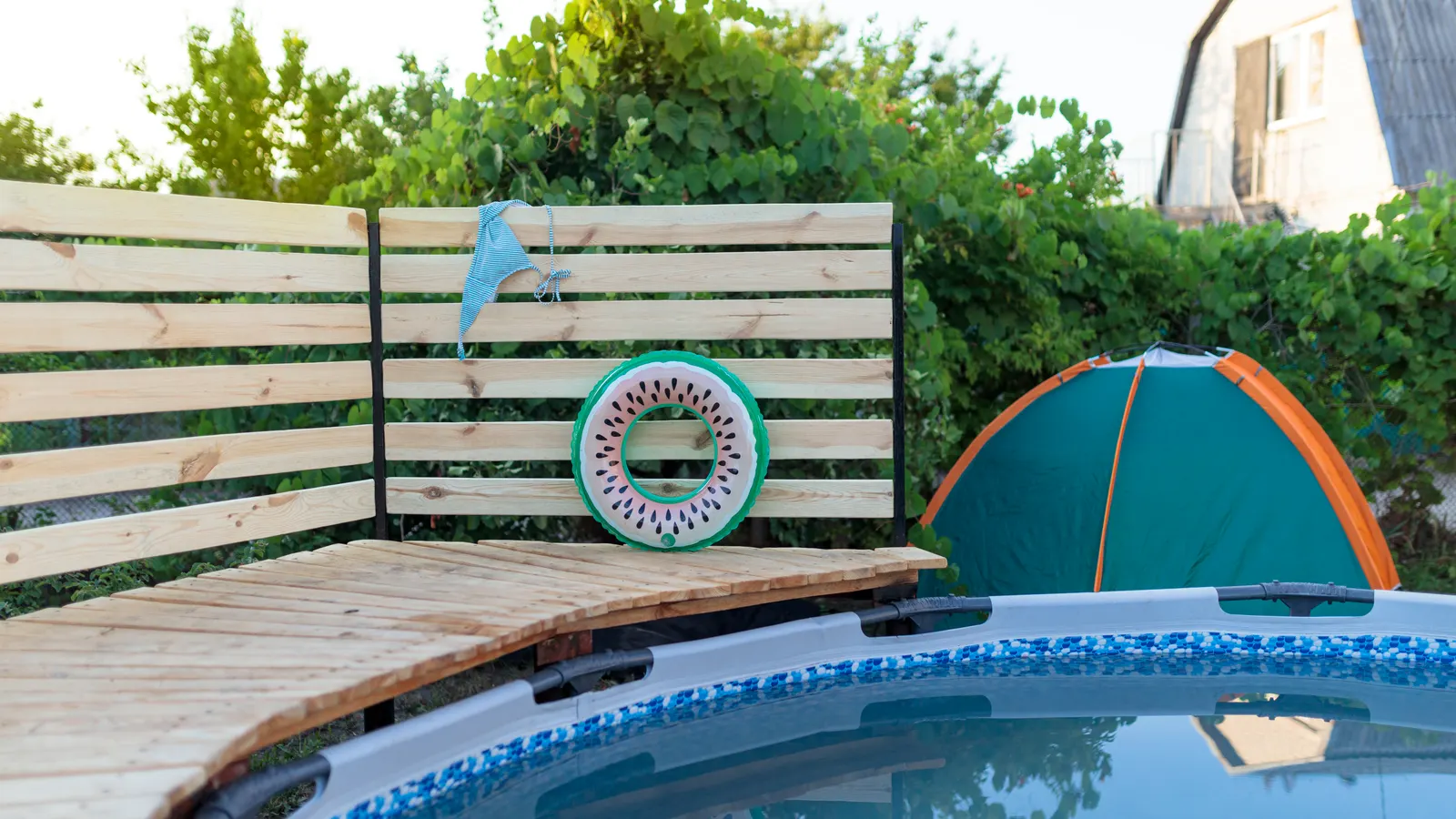 Petite piscine tubulaire rectangulaire