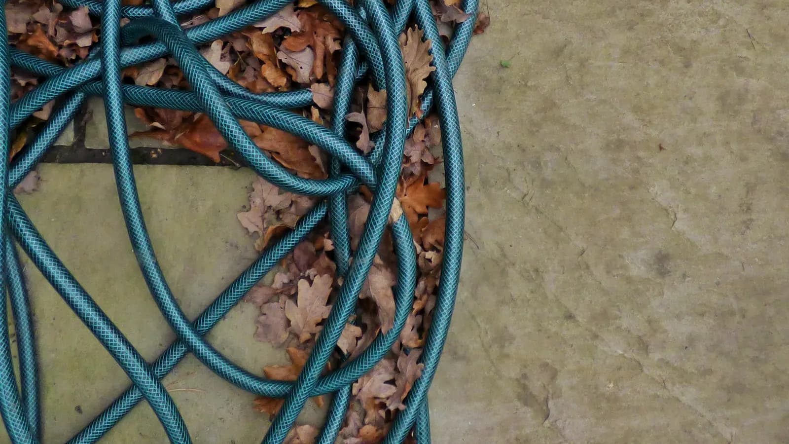 Vidange d’un tuyau d’arrosage avant l’hiver