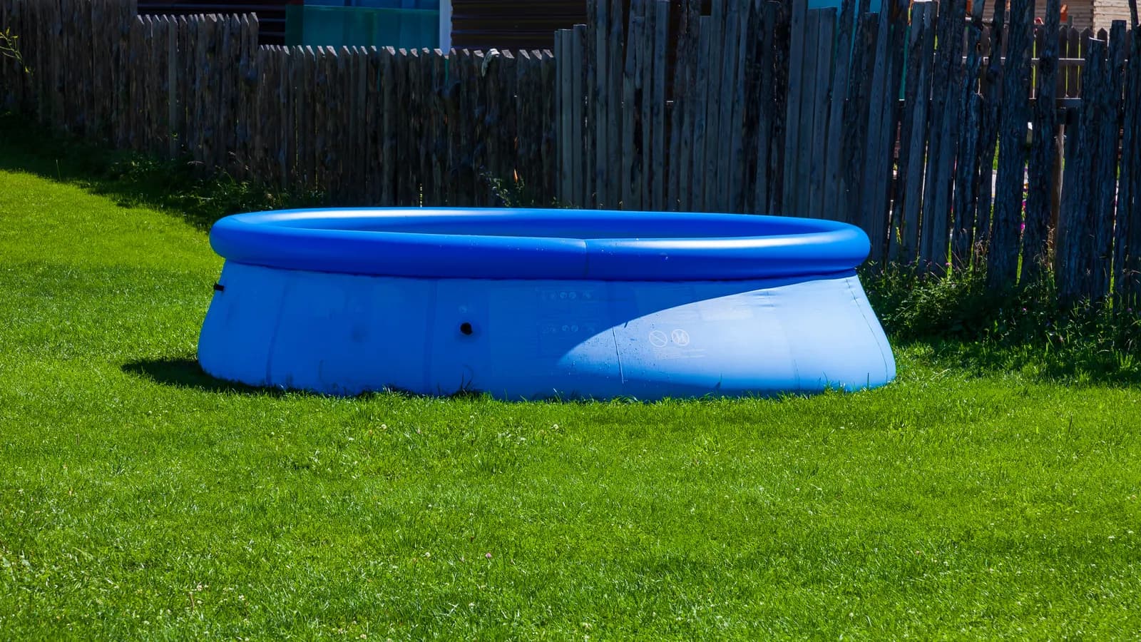 Grande piscine autoportante ronde
