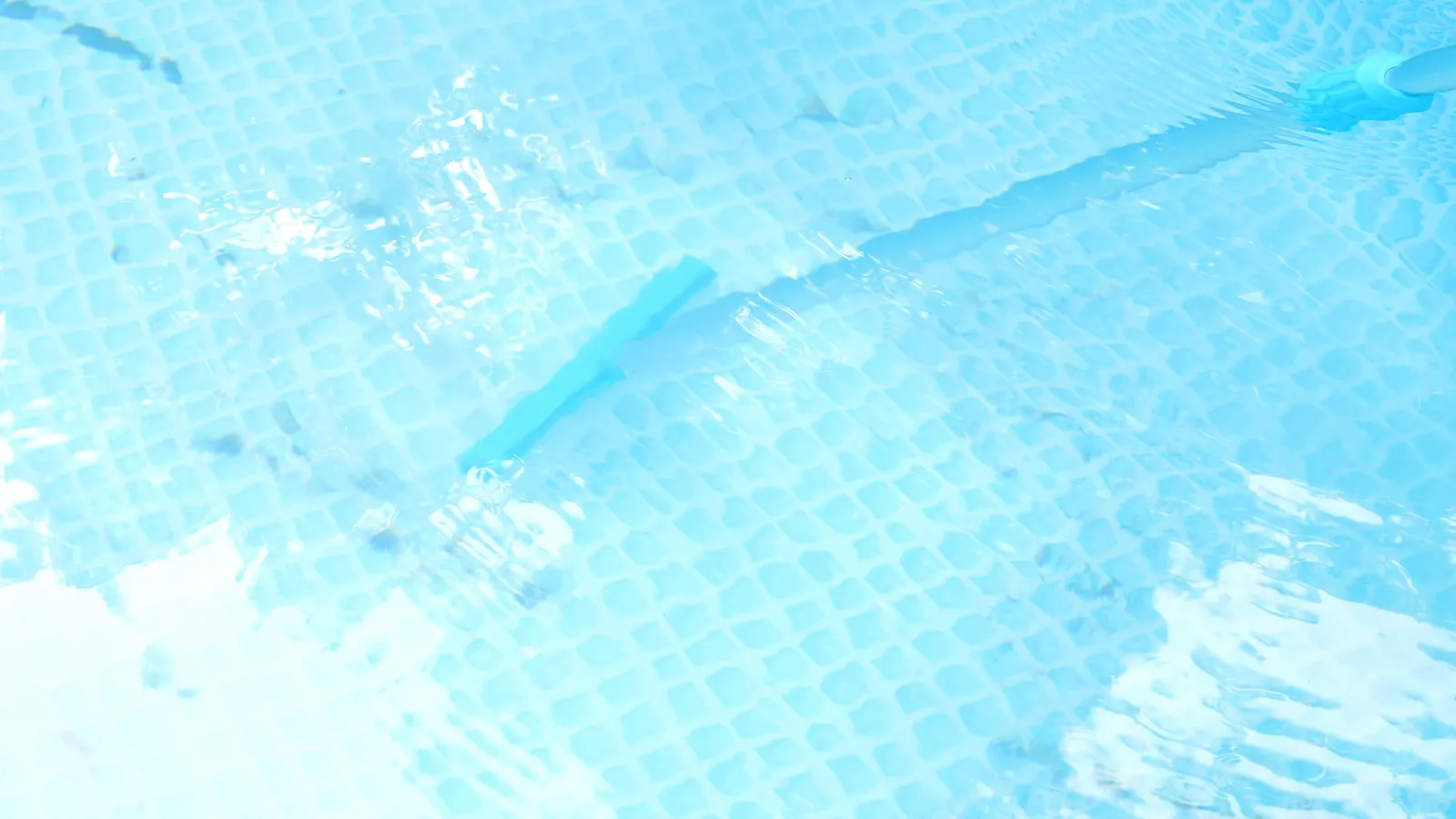 Robot WYBOT pour fond plat de piscine hors-sol