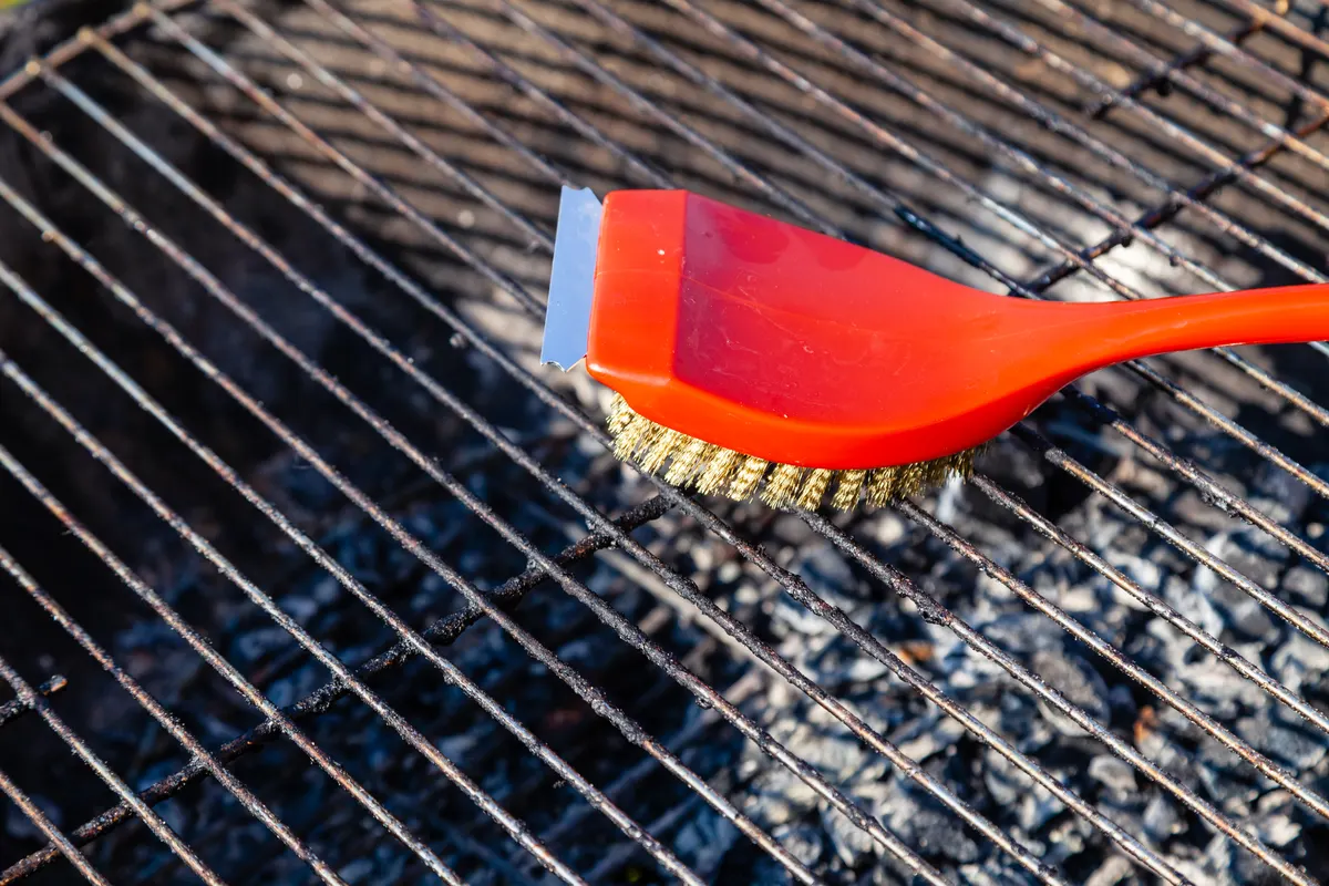Accessoires adaptés aux matériaux d'un barbecue