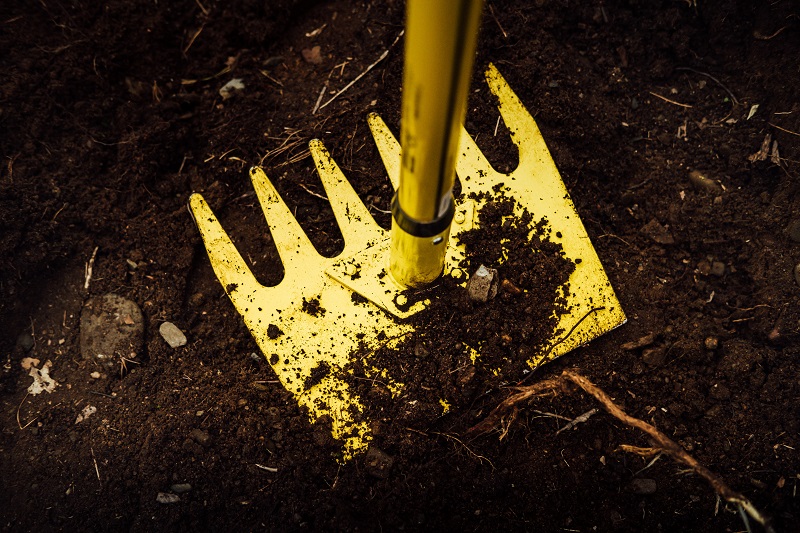 Image des outils de jardinage.